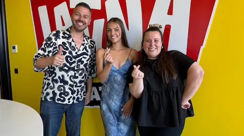 Avril Del Mar dans la Casa Latina