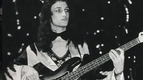 Barry Mitchell, ancien bassiste de Queen, est mort
