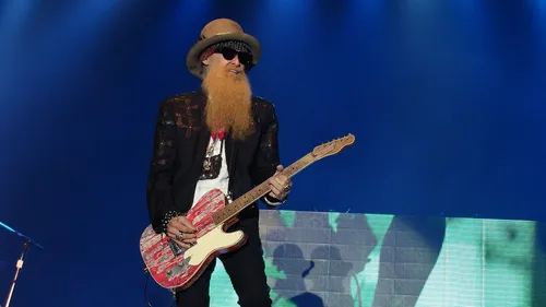 Guitares et guitaristes de légende : la Muddywood de Billy Gibbons...