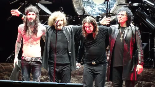 Black Sabbath révèle l’impressionnante affiche de son ultime concert