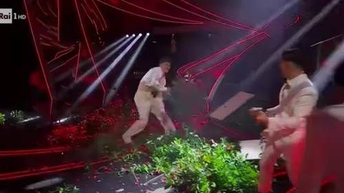 Blanco saccage la scène du festival de Sanremo (VIDEO)