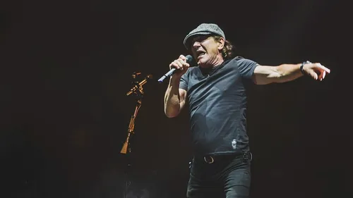 Une esplanade AC/DC et une statue Brian Johnson inaugurées en Belgique