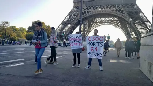 Carton Rouge pour le Qatar : mobilisation contre la Coupe du Monde...