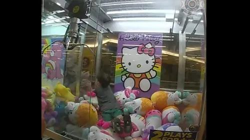 Rêve de gosse : un enfant réussi à s'introduire dans une machine à...