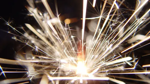 Elon Musk fête l'ouverture de sa nouvelle méga-usine Tesla au Texas !