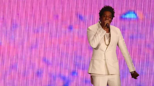 Jay-Z a-t-il vraiment un fils de 30 ans ? L’histoire d’une longue...