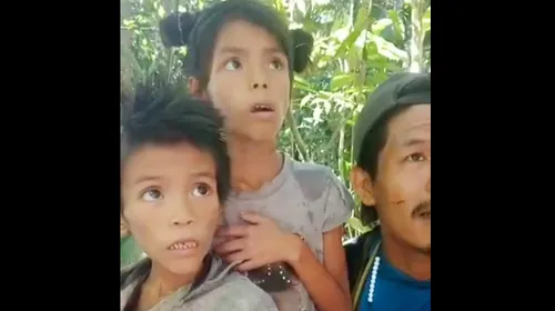 Les enfants retrouvés dans la jungle se cachaient de leur beau-père...