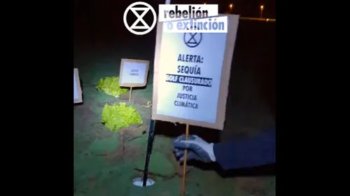 Espagne : ils bouchent les trous d’un golf pour alerter contre "le...