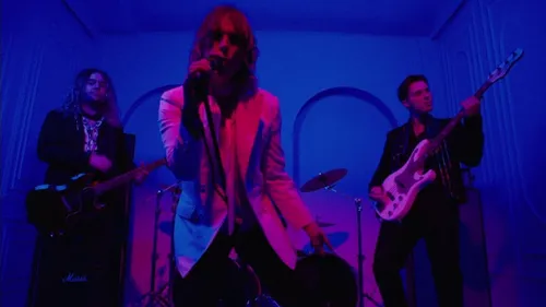 LA NOUVEAUTE DU 16-20 : “Too Good At Raising Hell” de The Struts