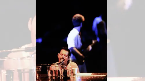 Le piano de Freddie Mercury vendu aux enchères à un prix astronomique 