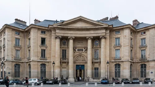 « Il faut des roquettes pour vous réveiller ? » : un professeur...