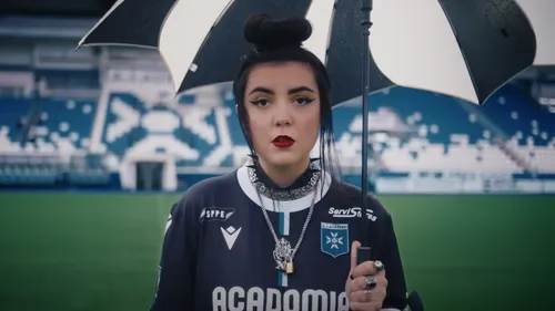 L’AJ Auxerre mis à l’honneur dans le dernier clip d’Hoshi (VIDÉO)