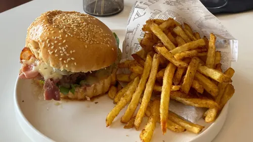 Du burger au cacolac, Bord’eau Village plaît aux gourmands