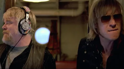 "Good Morning England" pioche sa B.O dans une boîte à tubes 