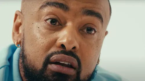 « On n’est pas là pour enfiler des perles » : regardez la nouvelle...