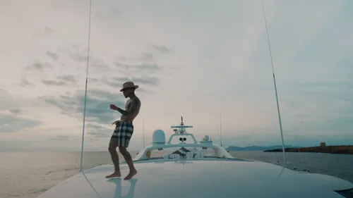 « PASAPORTE » : écoutez le nouveau titre de Rauw Alejandro