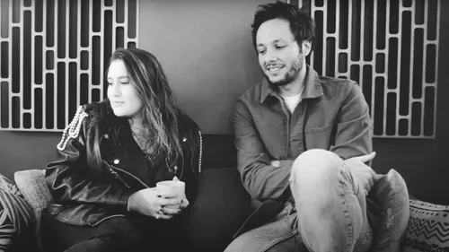 « Where do I Go » : Vianney de retour dans un duo avec Rosa Linn