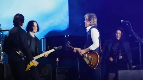 Paul McCartney fait un bœuf avec Jack White et St. Vincent 