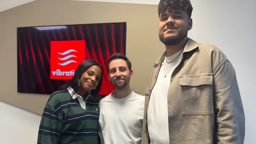 VIDÉOS. Joseph Kamel et Mentissa sont sur Vibration pour parler de...