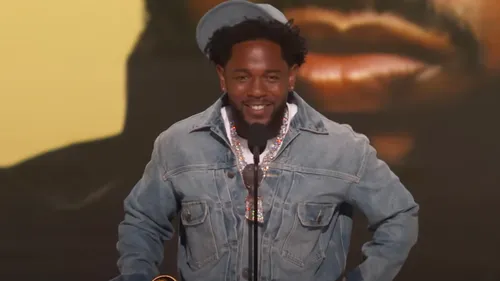 « Not Like Us » : Kendrick Lamar couronné du Meilleur...