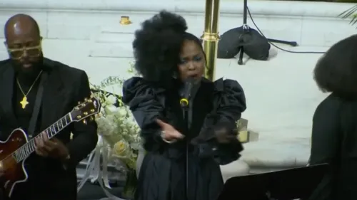 (vidéo) L’hommage de Lauryn Hill et Wyclef Jean à Roberta Flack