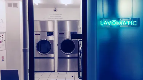 Lavomatic : un bar caché dans une laverie à Paris