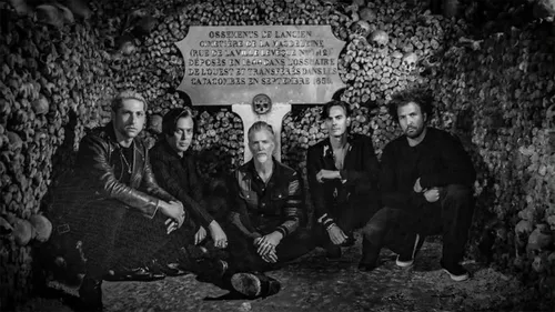 "Alive In The Catacombs" de QOTSA a une date de sortie 