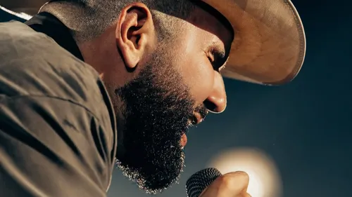 Carín León va reprendre un titre de Bon Jovi