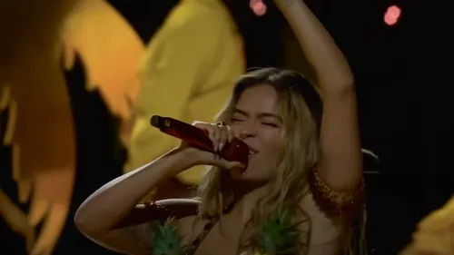 (vidéo) Karol G assure le show de la mi-temps du match d'ouverture...