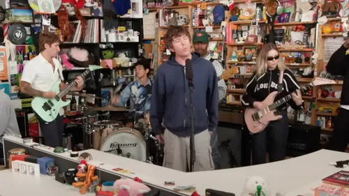 (vidéo) Turnstile renverse son deuxième Tiny Desk