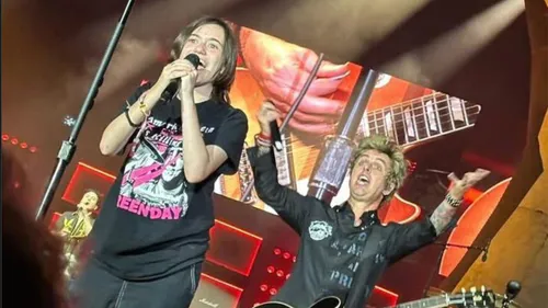 Green Day aide une mère à retrouver son enfant en plein concert