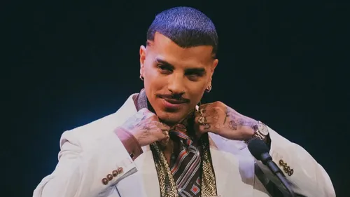 Rauw Alenjandro dévoile son nouvel album « Cosa Nuestra: Capítulo...