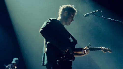 "Talk To You" : Sam Fender dévoile une collaboration avec Elton John