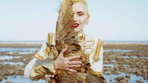 Le Rock rend hommage à "l'influence indélébile" de Pam Hogg,...