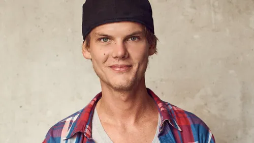 Avicii : huit ans après, DJ Snake et David Guetta lui rendent hommage