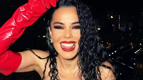 Karol G et Bruno Mars : Beatriz Luengo réclame le mariage !