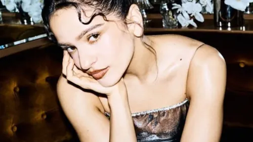 Rosalía impressionne au Saturday Night Live