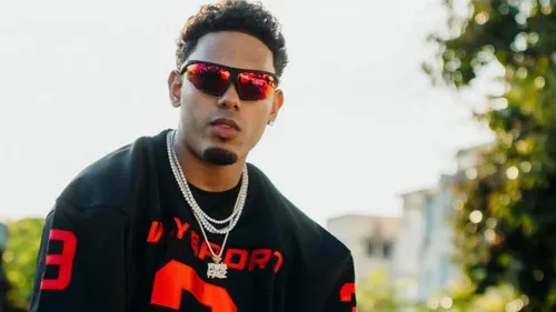 Myke Towers rend hommage à De La Ghetto avec « Te Imagino »