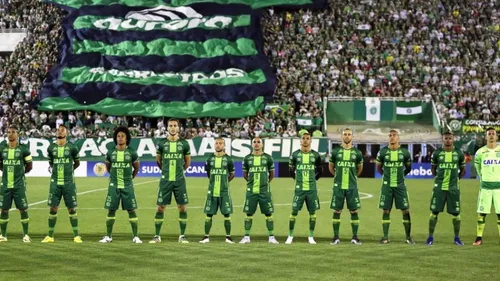 Neuf ans après le drame qui a bouleversé le football mondial,...