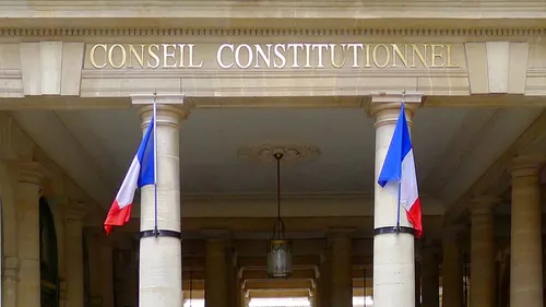 Réseaux sociaux : l’interdiction aux moins de 15 ans censurée par...