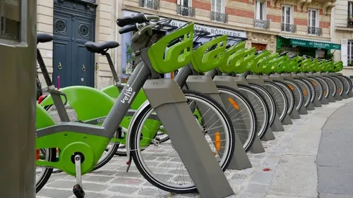 Une course de Vélib’ complètement déjantée débarque à Paris