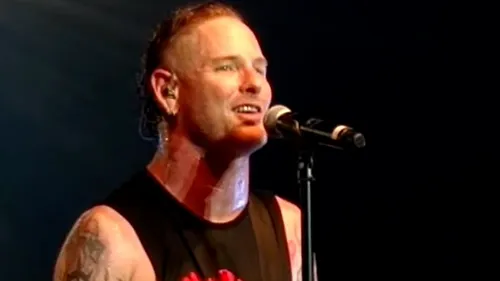 Corey Taylor : le chanteur de Slipknot revient en solo avec “Beyond” !