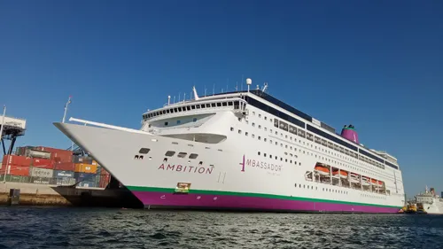 Bordeaux : 1700 passagers et membres d'équipages confinés à bord...