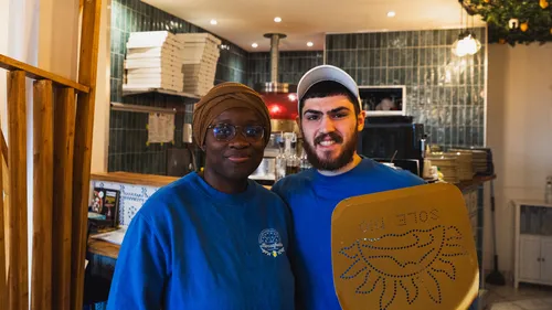 Mozzafiato : à 23 ans, il ouvre sa pizzeria et régale tout le quartier