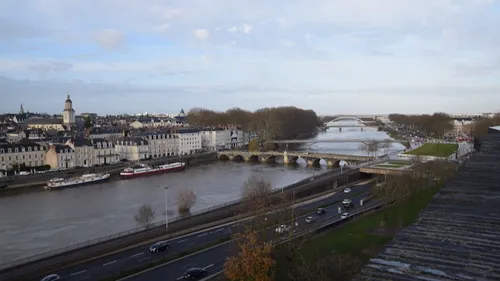 Maine-et-Loire : la préfecture interdit de manifester sur les voies...