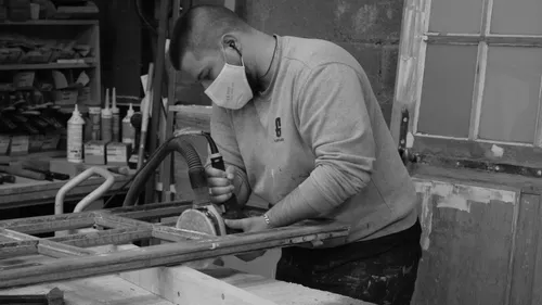 Découvrez le savoir-faire exceptionnel des menuisiers des...