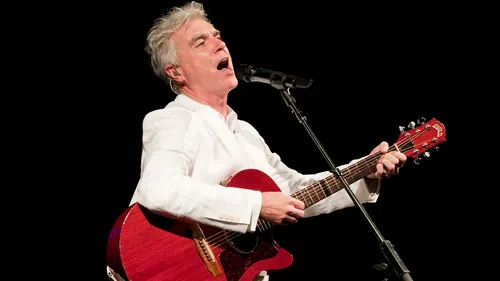Narquois et festif, "T-Shirt" de David Byrne, la Nouveauté du...