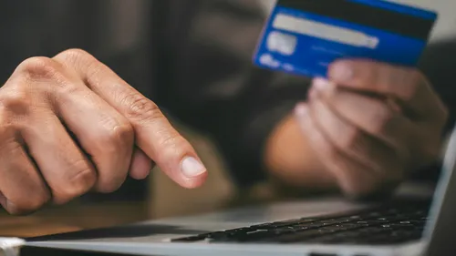 Minute conso : la carte bleue détrône les espèces