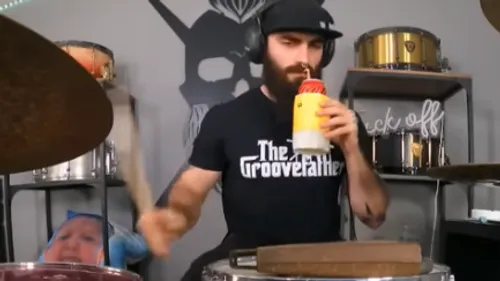 Il reprend Slipknot d’une seule main à la batterie (VIDEO)