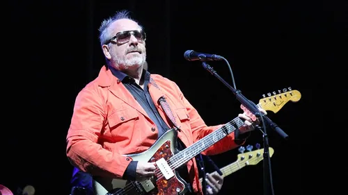 Elvis Costello annonce deux concerts France en juin